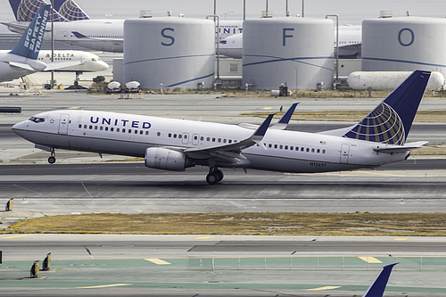 United Airlines Boeing 737-800 N13227 at San Francisco International Airport (KSFO/SFO)