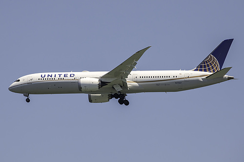 United Airlines Boeing 787-9 N27957 at San Francisco International Airport (KSFO/SFO) United Airlines Boeing 787-9 N27957 at San Francisco International Airport (KSFO/SFO)