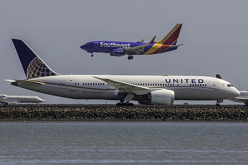 United Airlines Boeing 787-8 N30913 at San Francisco International Airport (KSFO/SFO)