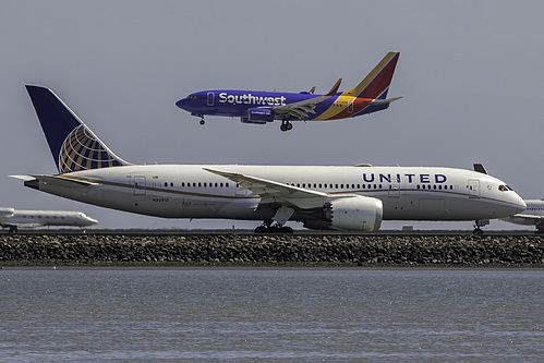 United Airlines Boeing 787-8 N30913 at San Francisco International Airport (KSFO/SFO) United Airlines Boeing 787-8 N30913 at San Francisco International Airport (KSFO/SFO)