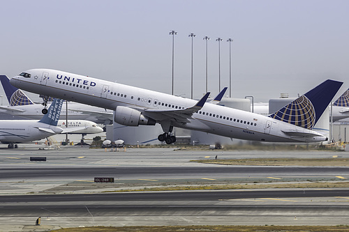 United Airlines Boeing 757-200 N588UA at San Francisco International Airport (KSFO/SFO) United Airlines Boeing 757-200 N588UA at San Francisco International Airport (KSFO/SFO)