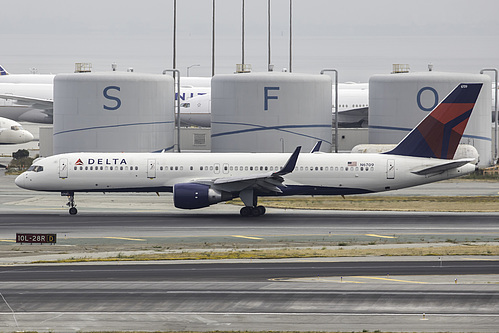 Delta Air Lines Boeing 757-200 N6709 at San Francisco International Airport (KSFO/SFO)