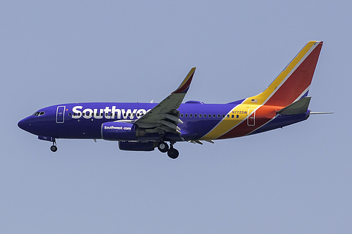 Southwest Airlines Boeing 737-700 N772SW at San Francisco International Airport (KSFO/SFO)