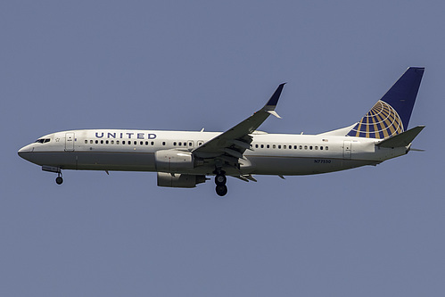 United Airlines Boeing 737-800 N77530 at San Francisco International Airport (KSFO/SFO)