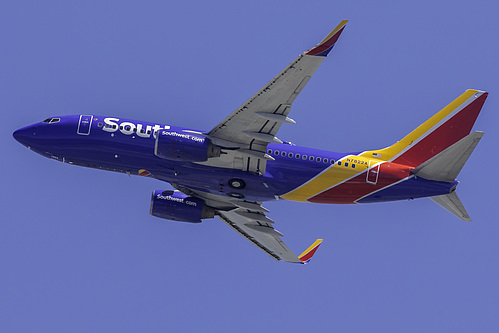 Southwest Airlines Boeing 737-700 N7822A at San Francisco International Airport (KSFO/SFO)