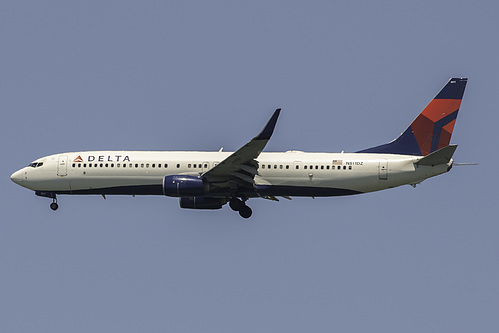 Delta Air Lines Boeing 737-900ER N811DZ at San Francisco International Airport (KSFO/SFO) Delta Air Lines Boeing 737-900ER N811DZ at San Francisco International Airport (KSFO/SFO)
