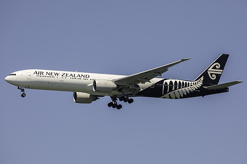 Air New Zealand Boeing 777-300ER ZK-OKM at San Francisco International Airport (KSFO/SFO) Air New Zealand Boeing 777-300ER ZK-OKM at San Francisco International Airport (KSFO/SFO)