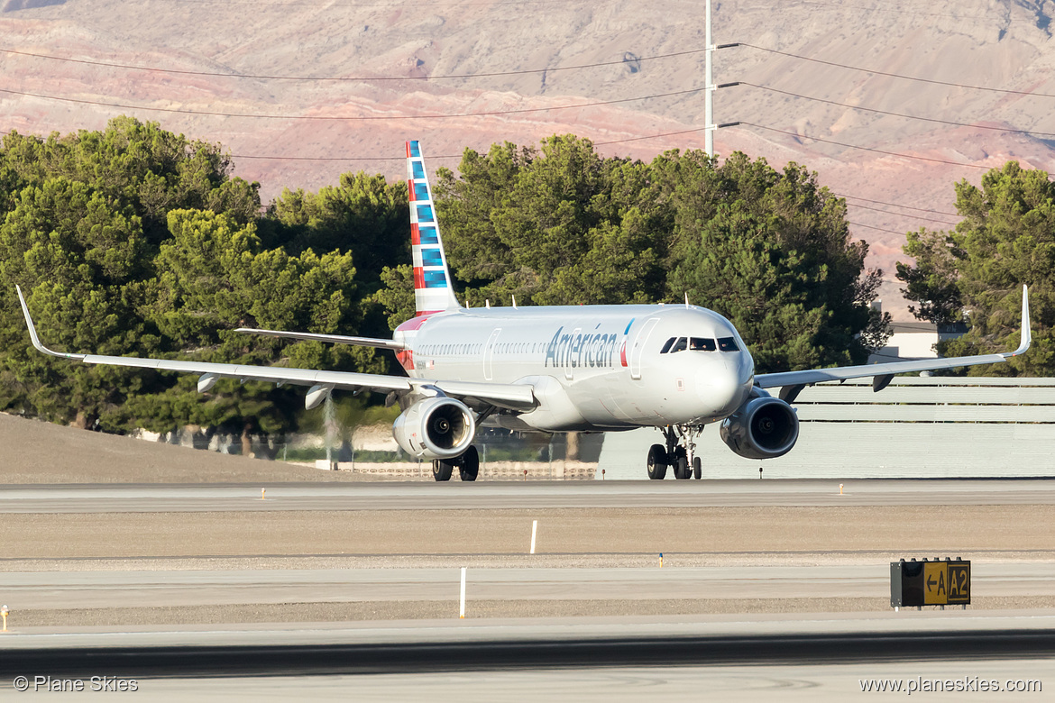 American Airlines Airbus A321-200 N166NN at McCarran International Airport (KLAS/LAS)