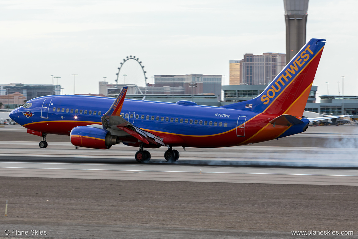 Southwest Airlines Boeing 737-700 N281WN at McCarran International Airport (KLAS/LAS)