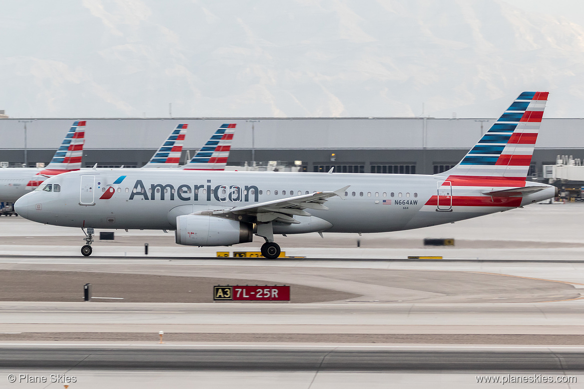American Airlines Airbus A320-200 N664AW at McCarran International Airport (KLAS/LAS) American Airlines Airbus A320-200 N664AW at McCarran International Airport (KLAS/LAS)