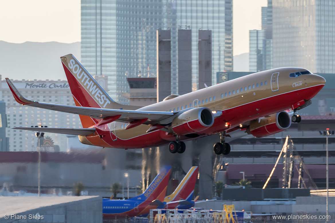 Southwest Airlines Boeing 737-700 N714CB at McCarran International Airport (KLAS/LAS)