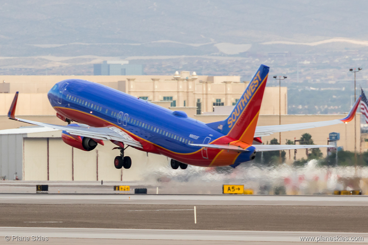 Southwest Airlines Boeing 737-800 N8650F at McCarran International Airport (KLAS/LAS)