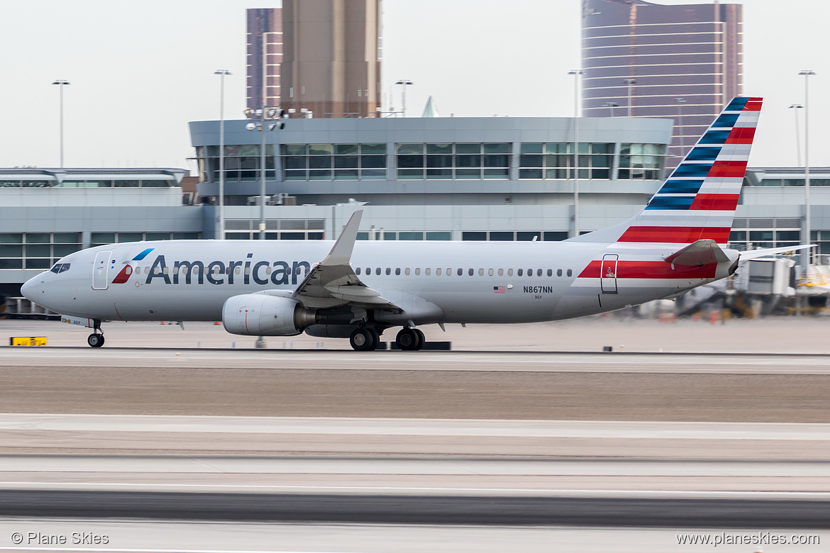 American Airlines Boeing 737-800 N867NN at McCarran International Airport (KLAS/LAS) American Airlines Boeing 737-800 N867NN at McCarran International Airport (KLAS/LAS)