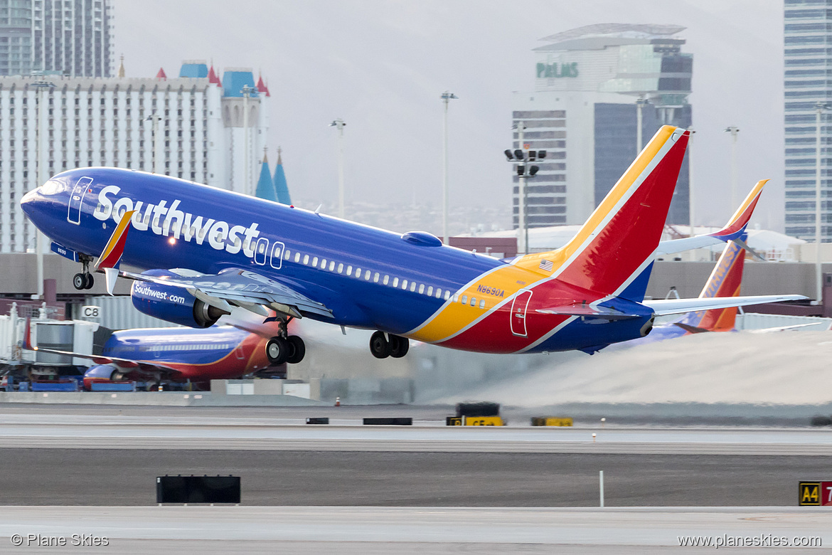 Southwest Airlines Boeing 737-800 N8690A at McCarran International Airport (KLAS/LAS)