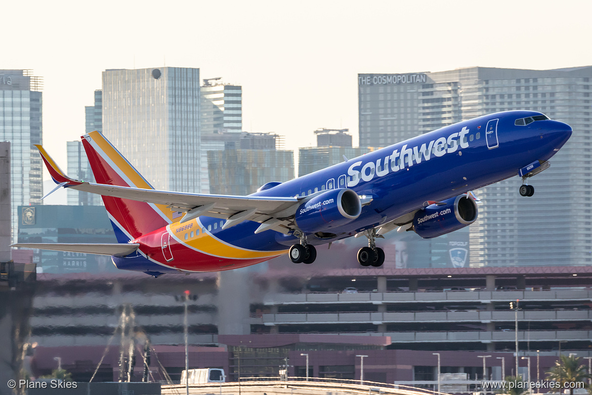 Southwest Airlines Boeing 737-800 N8698B at McCarran International Airport (KLAS/LAS) Southwest Airlines Boeing 737-800 N8698B at McCarran International Airport (KLAS/LAS)