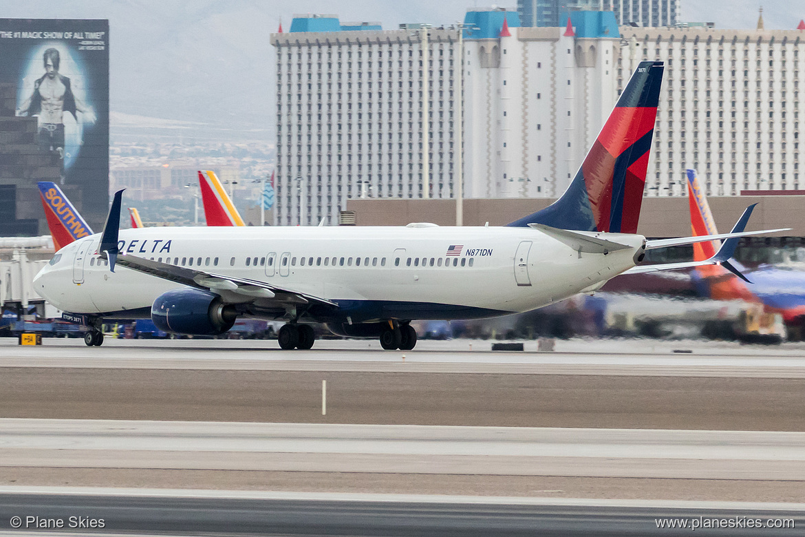 Delta Air Lines Boeing 737-900ER N871DN at McCarran International Airport (KLAS/LAS) Delta Air Lines Boeing 737-900ER N871DN at McCarran International Airport (KLAS/LAS)
