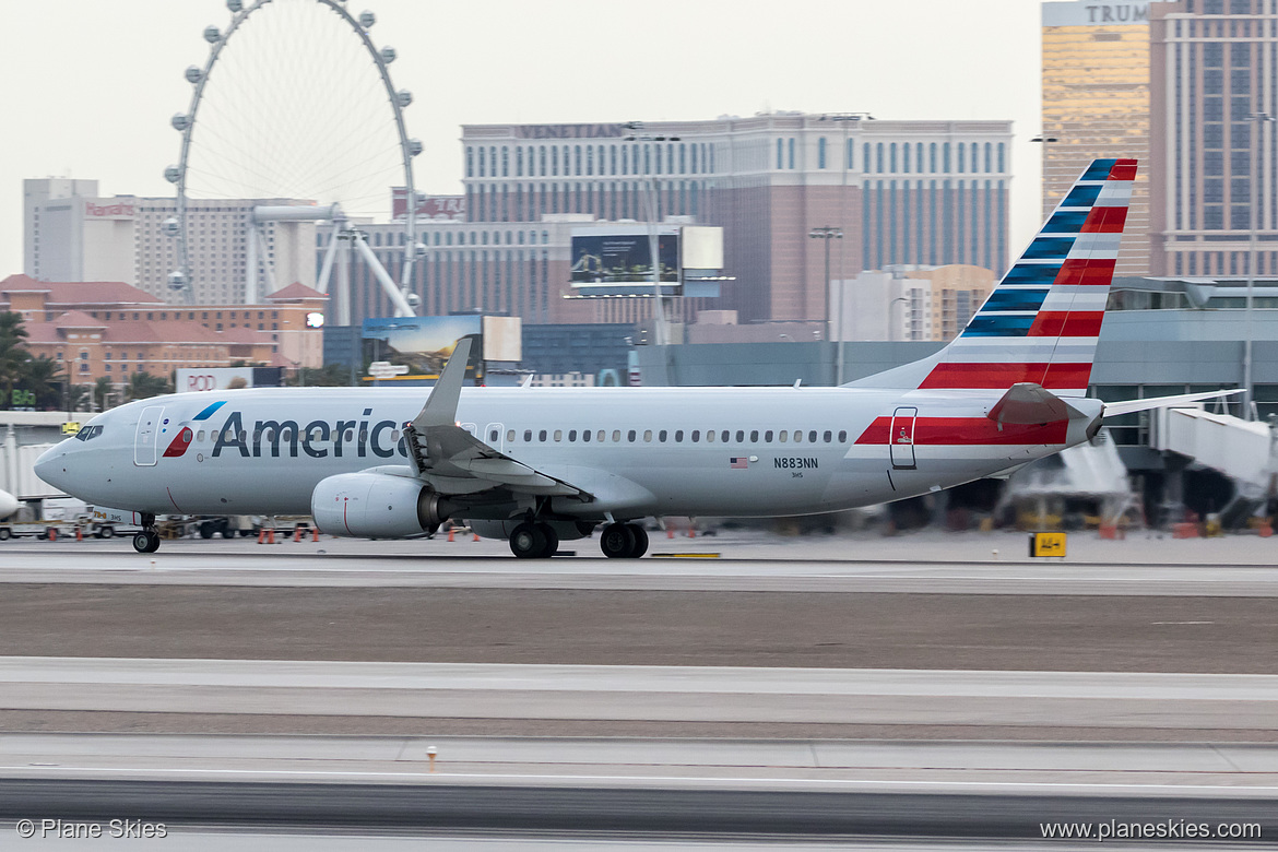 American Airlines Boeing 737-800 N883NN at McCarran International Airport (KLAS/LAS) American Airlines Boeing 737-800 N883NN at McCarran International Airport (KLAS/LAS)
