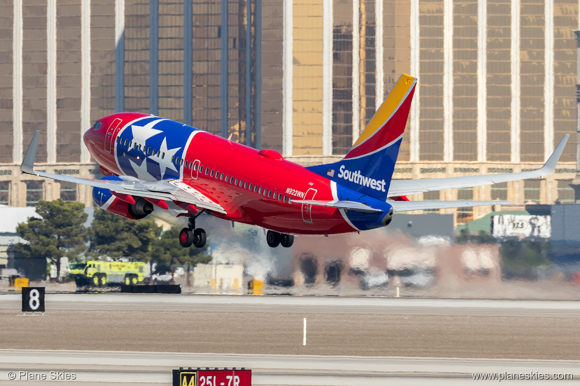 Southwest Airlines Boeing 737-700 N922WN at McCarran International Airport (KLAS/LAS) Southwest Airlines Boeing 737-700 N922WN at McCarran International Airport (KLAS/LAS)