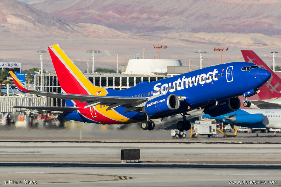 Southwest Airlines Boeing 737-700 N926WN at McCarran International Airport (KLAS/LAS) Southwest Airlines Boeing 737-700 N926WN at McCarran International Airport (KLAS/LAS)