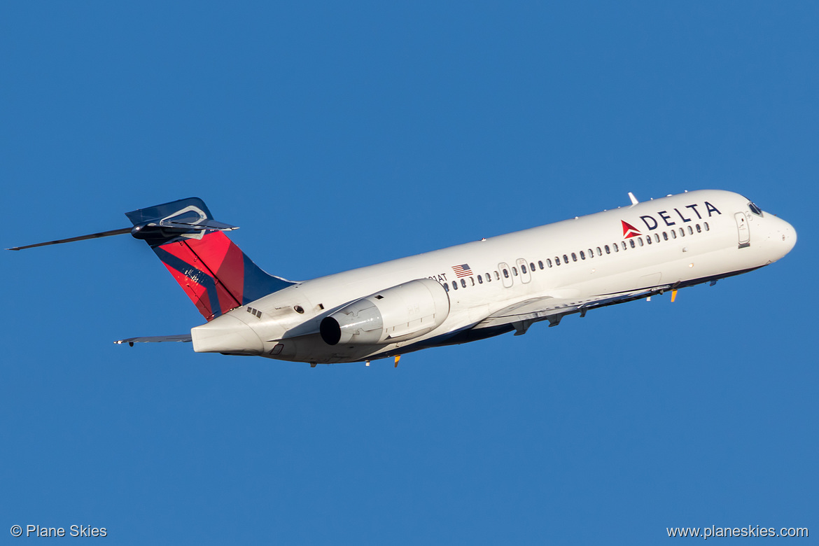 Delta Air Lines Boeing 717-200 N991AT at McCarran International Airport (KLAS/LAS) Delta Air Lines Boeing 717-200 N991AT at McCarran International Airport (KLAS/LAS)