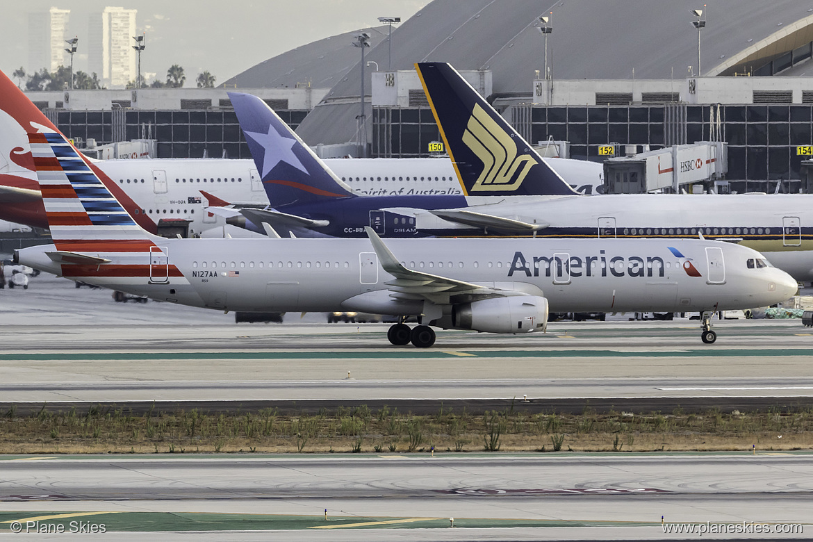 American Airlines Airbus A321-200 N127AA at Los Angeles International Airport (KLAX/LAX)