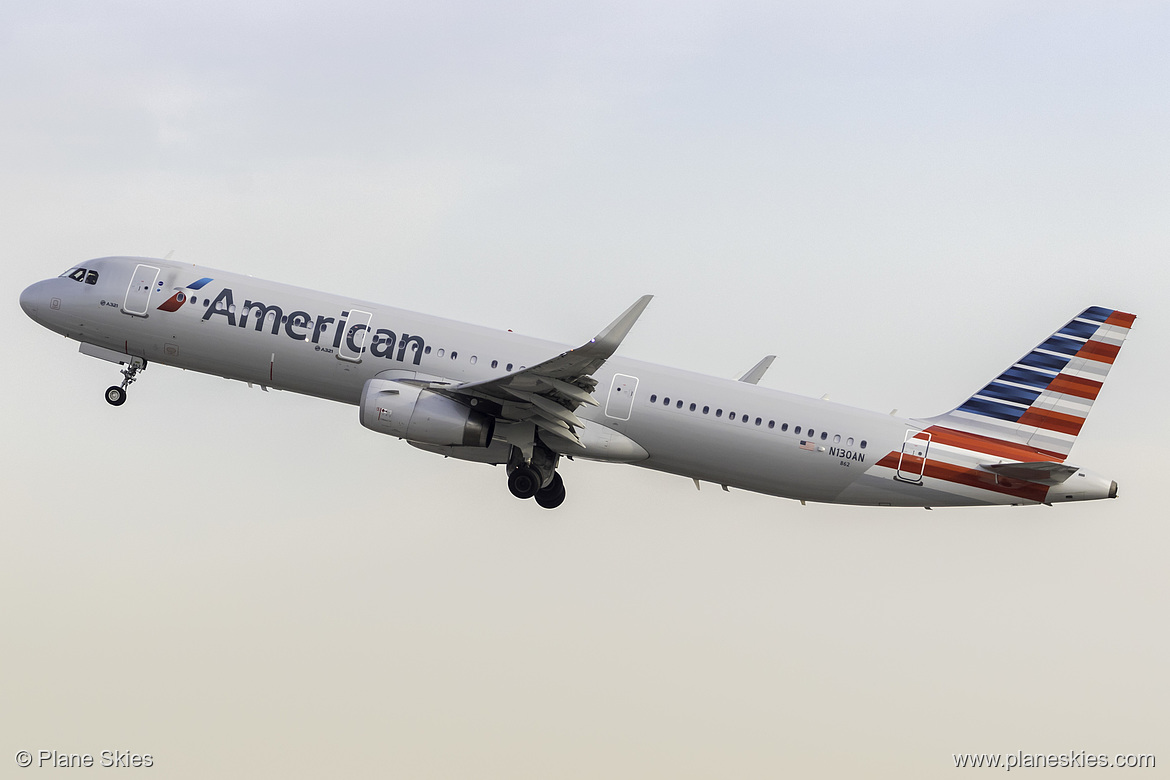 American Airlines Airbus A321-200 N130AN at Los Angeles International Airport (KLAX/LAX)