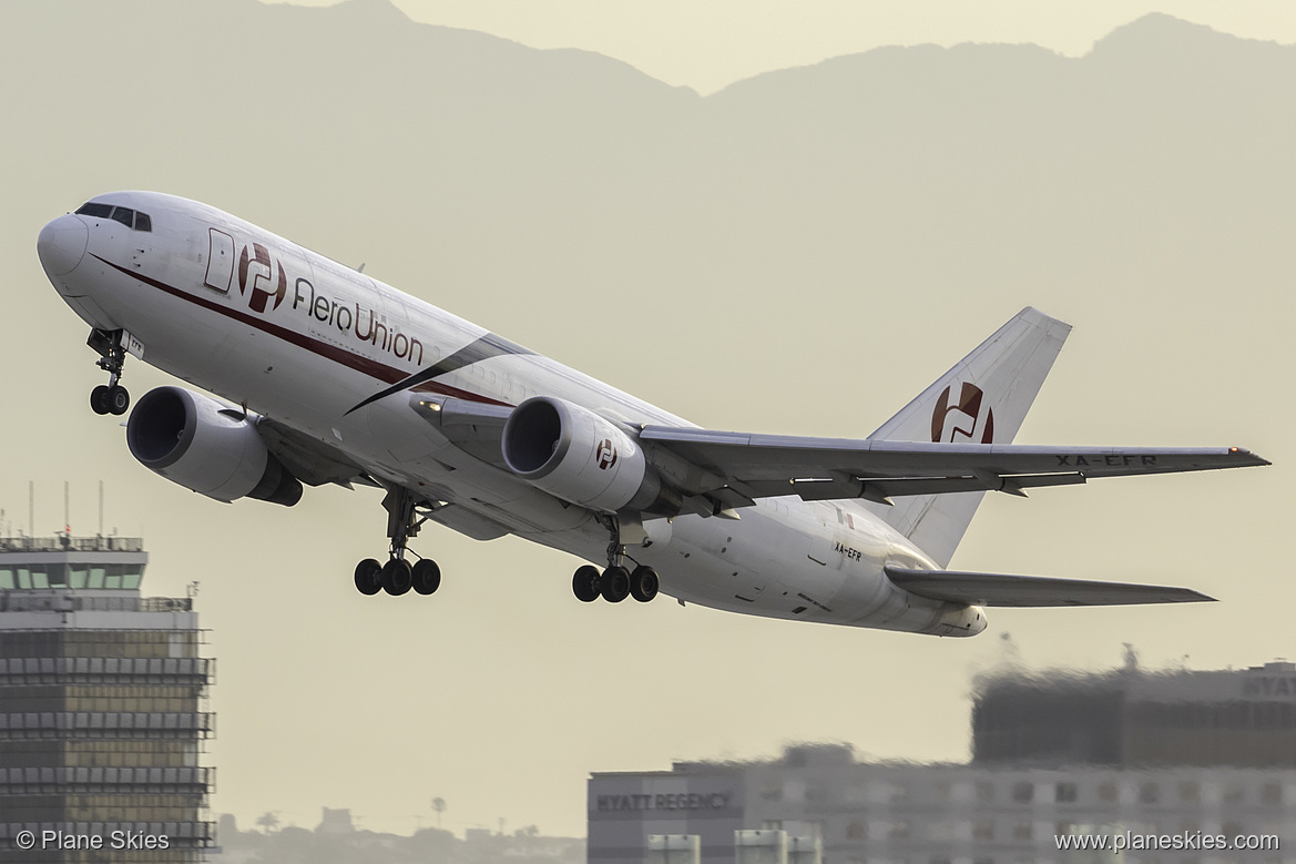 AeroUnion Boeing 767-200F XA-EFR at Los Angeles International Airport (KLAX/LAX)