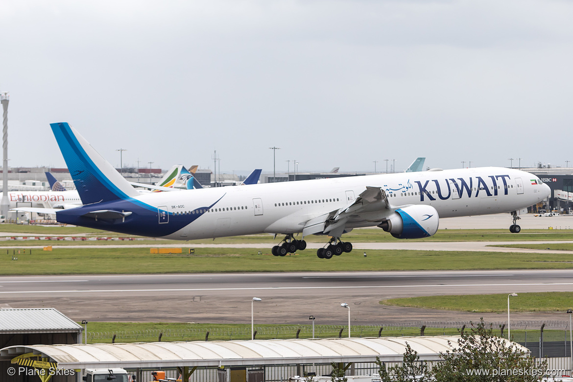 Kuwait Airways Boeing 777-300ER 9K-AOC at London Heathrow Airport (EGLL/LHR) Kuwait Airways Boeing 777-300ER 9K-AOC at London Heathrow Airport (EGLL/LHR)