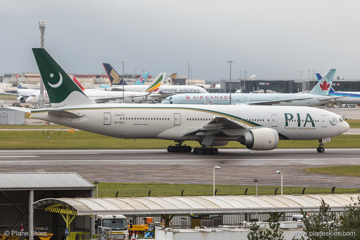 Pakistan International Airlines Boeing 777-200ER AP-BHX at London Heathrow Airport (EGLL/LHR) Pakistan International Airlines Boeing 777-200ER AP-BHX at London Heathrow Airport (EGLL/LHR)