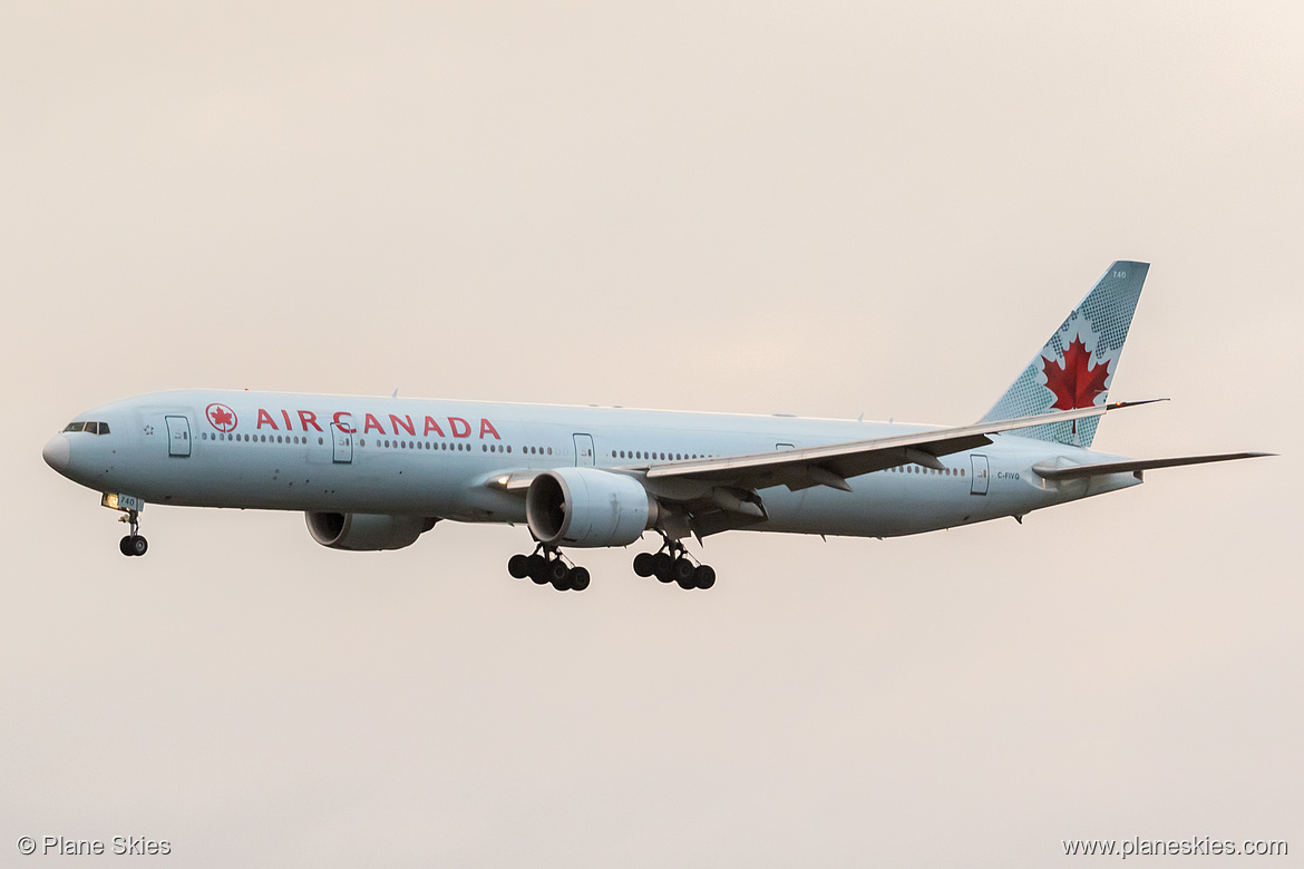 Air Canada Boeing 777-300ER C-FIVQ at London Heathrow Airport (EGLL/LHR)