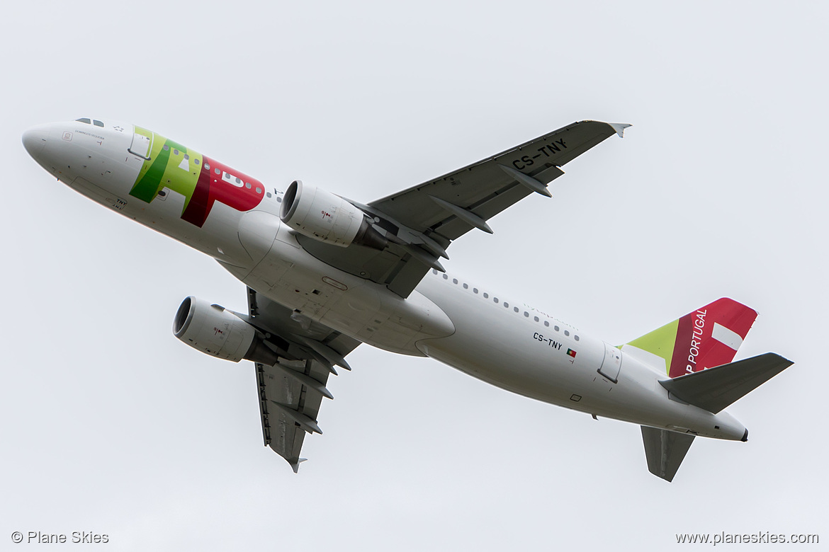 TAP Portugal Airbus A320-200 CS-TNY at London Heathrow Airport (EGLL/LHR) TAP Portugal Airbus A320-200 CS-TNY at London Heathrow Airport (EGLL/LHR)