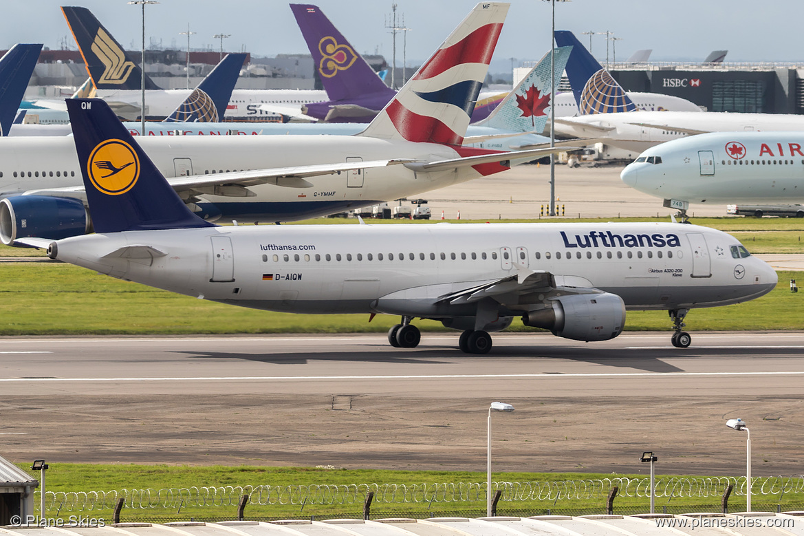 Lufthansa Airbus A320-200 D-AIQW at London Heathrow Airport (EGLL/LHR)