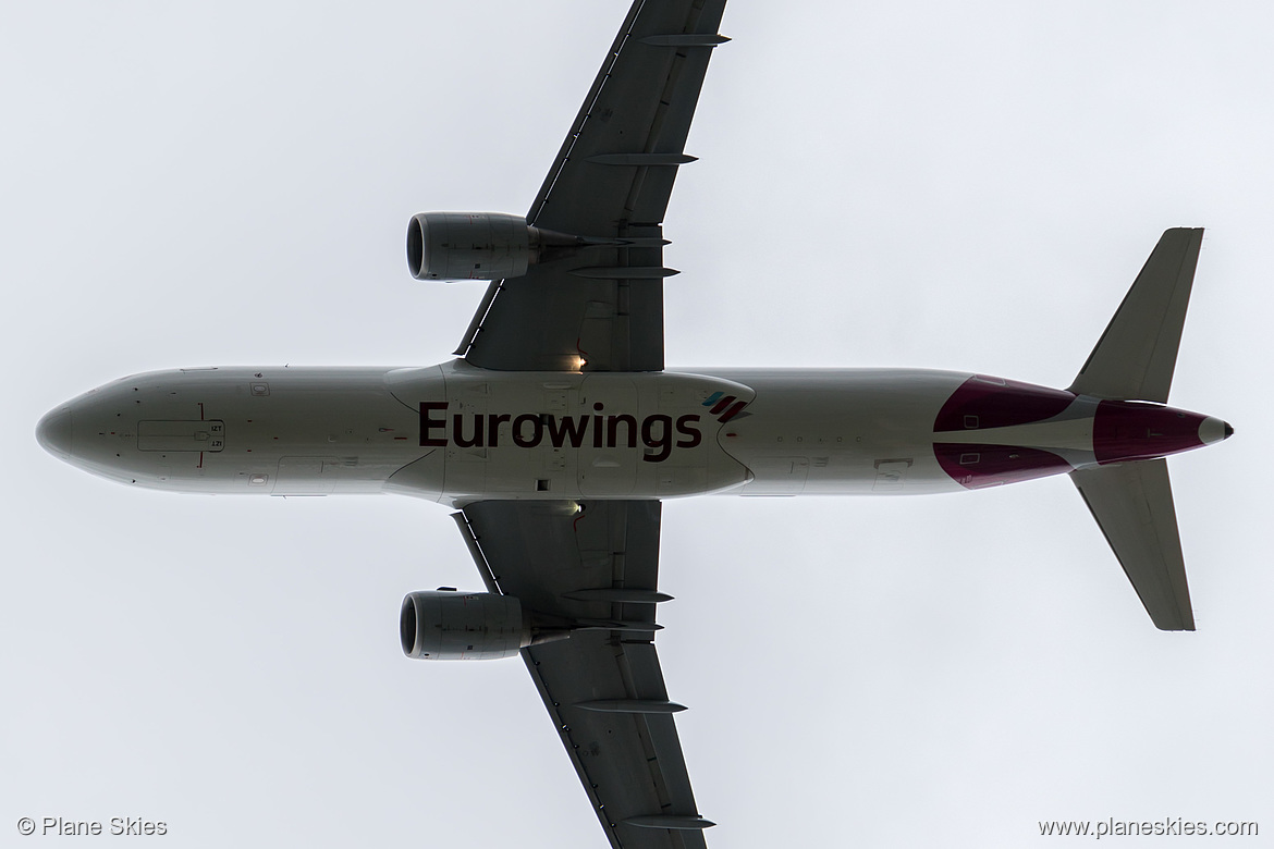 Eurowings Airbus A320-200 D-AIZT at London Heathrow Airport (EGLL/LHR) Eurowings Airbus A320-200 D-AIZT at London Heathrow Airport (EGLL/LHR)