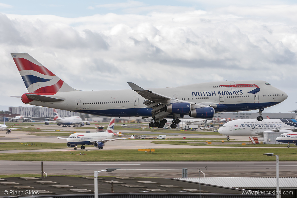 British Airways Boeing 747-400 G-BYGF at London Heathrow Airport (EGLL/LHR) British Airways Boeing 747-400 G-BYGF at London Heathrow Airport (EGLL/LHR)