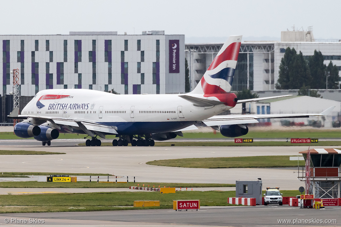 British Airways Boeing 747-400 G-CIVT at London Heathrow Airport (EGLL/LHR) British Airways Boeing 747-400 G-CIVT at London Heathrow Airport (EGLL/LHR)