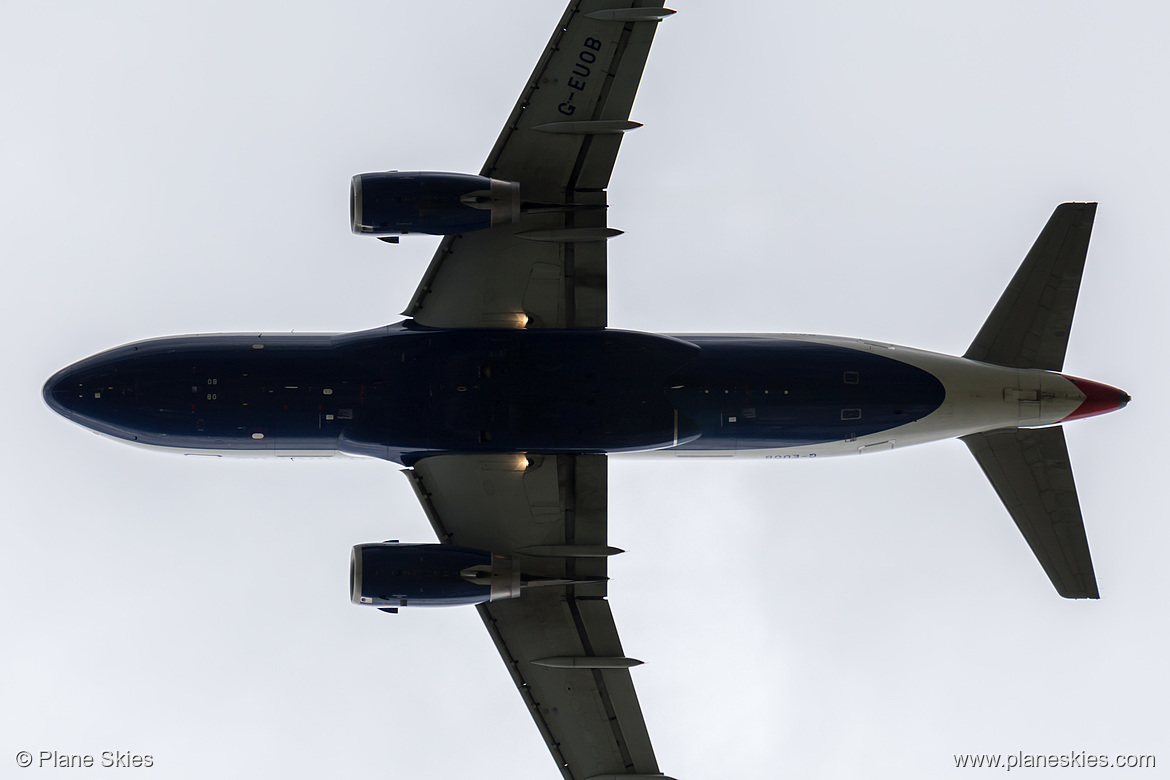 British Airways Airbus A319-100 G-EUOB at London Heathrow Airport (EGLL/LHR) British Airways Airbus A319-100 G-EUOB at London Heathrow Airport (EGLL/LHR)