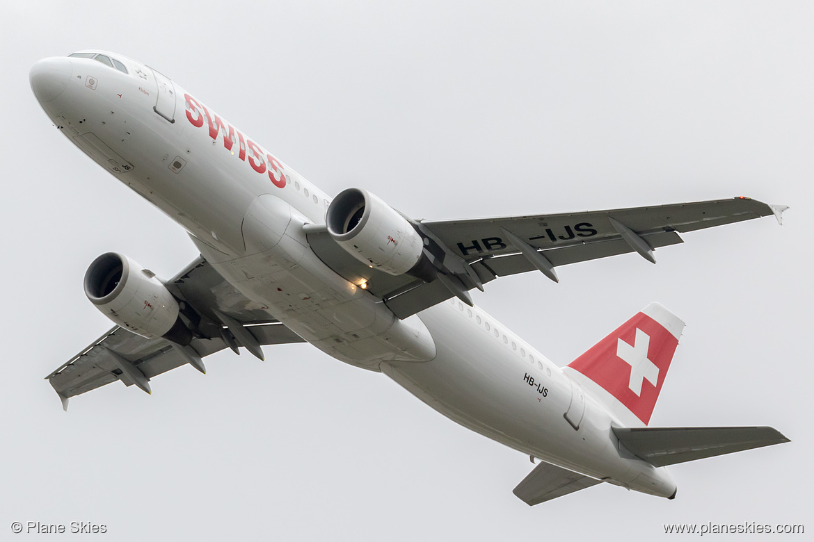 Swiss International Air Lines Airbus A320-200 HB-IJS at London Heathrow Airport (EGLL/LHR)