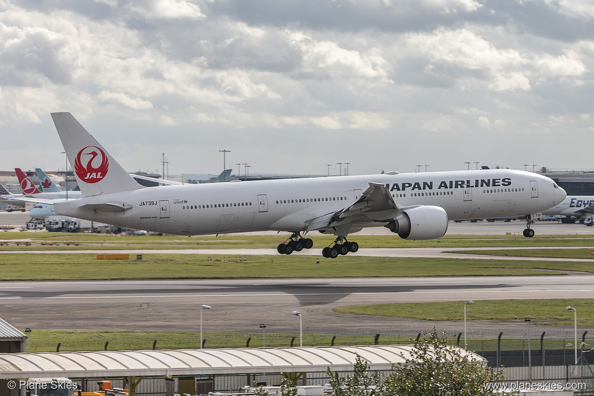 Japan Airlines Boeing 777-300ER JA739J at London Heathrow Airport (EGLL/LHR) Japan Airlines Boeing 777-300ER JA739J at London Heathrow Airport (EGLL/LHR)