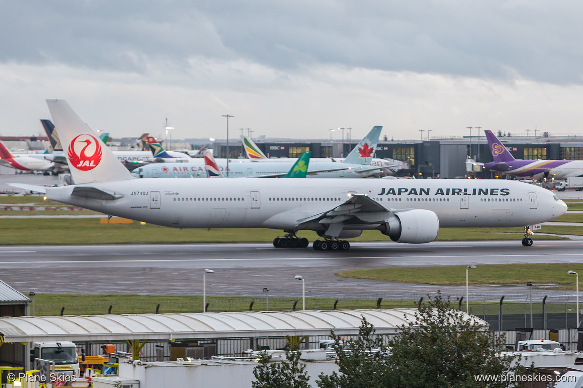Japan Airlines Boeing 777-300ER JA740J at London Heathrow Airport (EGLL/LHR) Japan Airlines Boeing 777-300ER JA740J at London Heathrow Airport (EGLL/LHR)