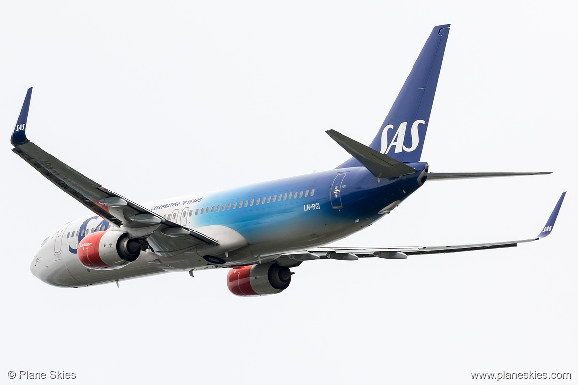 Scandinavian Airlines Boeing 737-800 LN-RGI at London Heathrow Airport (EGLL/LHR)