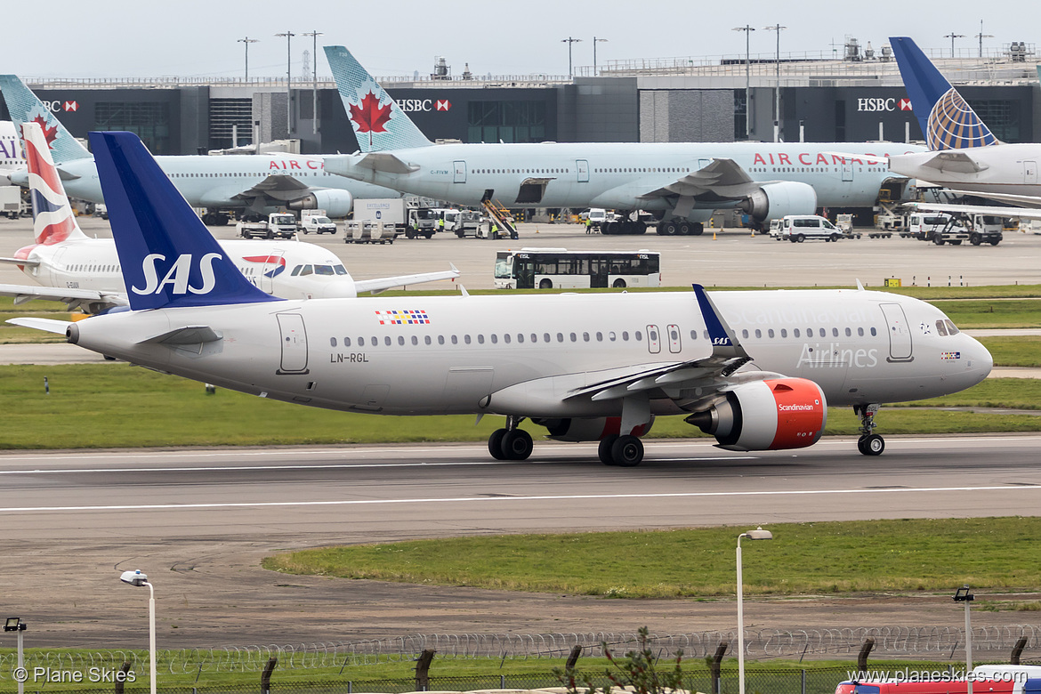 Scandinavian Airlines Airbus A320neo LN-RGL at London Heathrow Airport (EGLL/LHR)