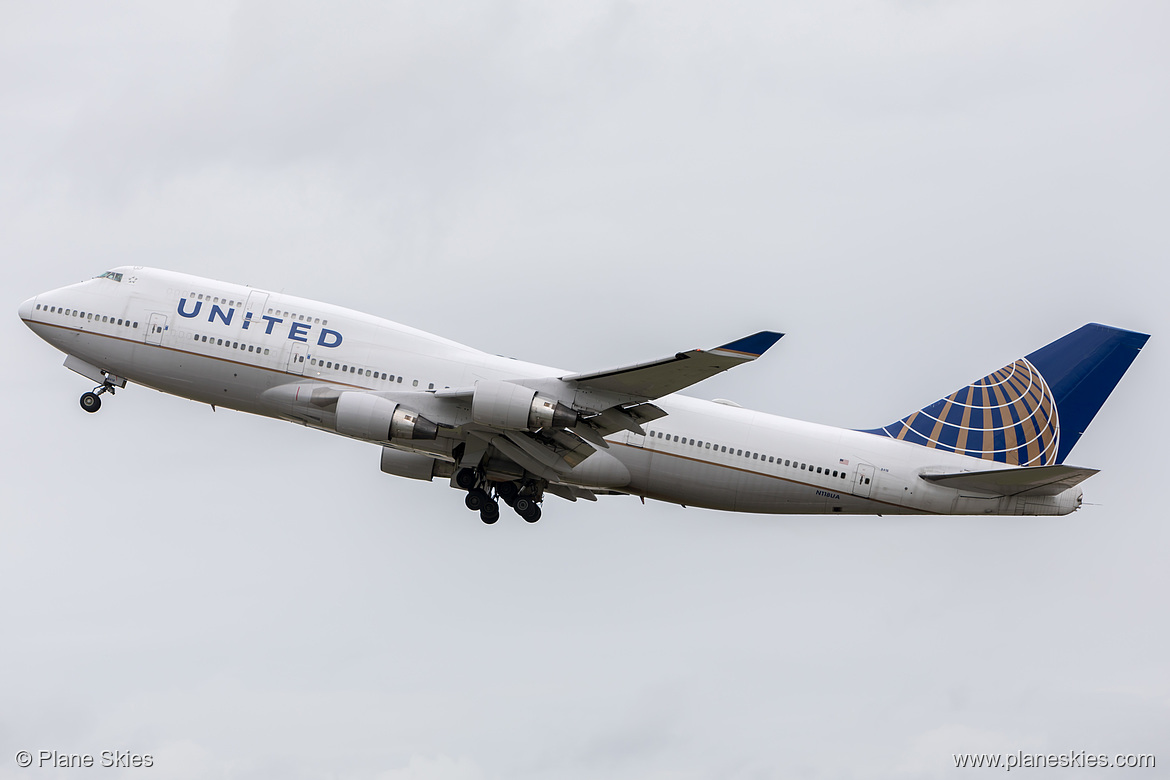 United Airlines Boeing 747-400 N118UA at London Heathrow Airport (EGLL/LHR) United Airlines Boeing 747-400 N118UA at London Heathrow Airport (EGLL/LHR)
