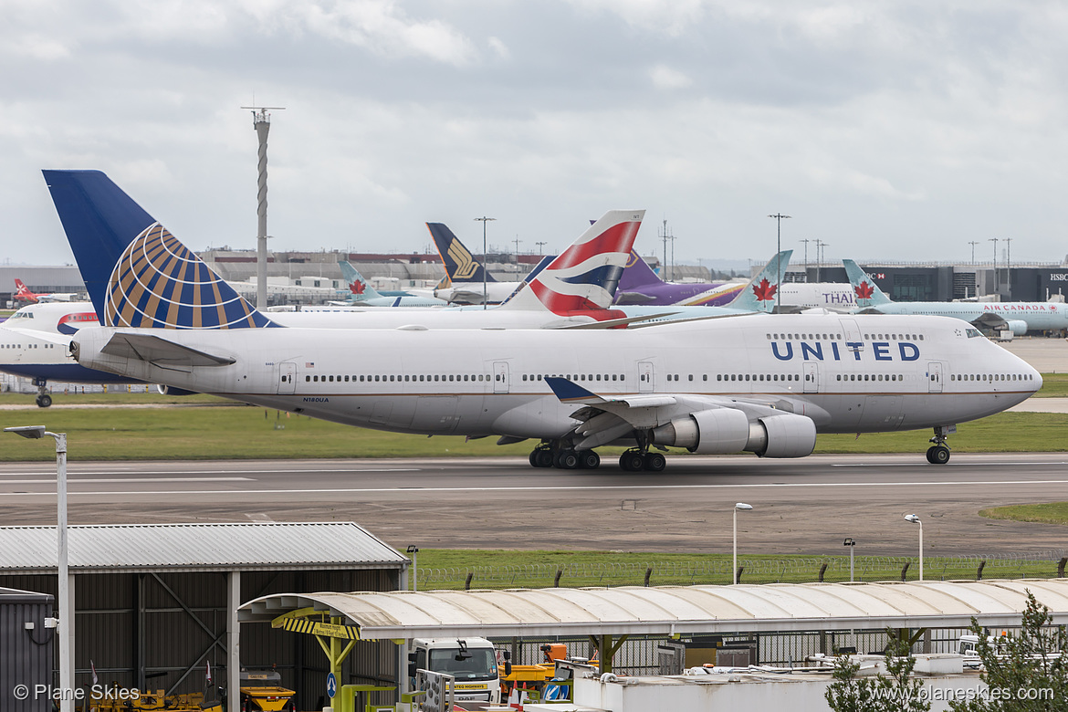 United Airlines Boeing 747-400 N180UA at London Heathrow Airport (EGLL/LHR)