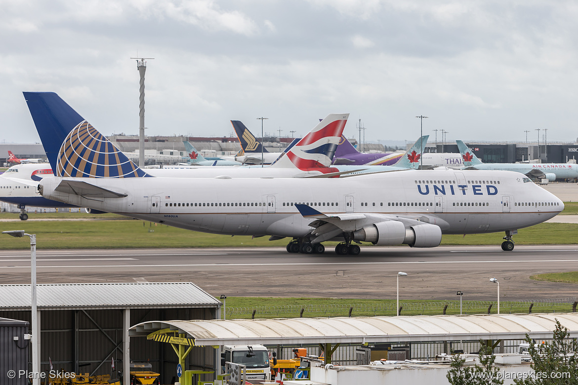 United Airlines Boeing 747-400 N180UA at London Heathrow Airport (EGLL/LHR) United Airlines Boeing 747-400 N180UA at London Heathrow Airport (EGLL/LHR)