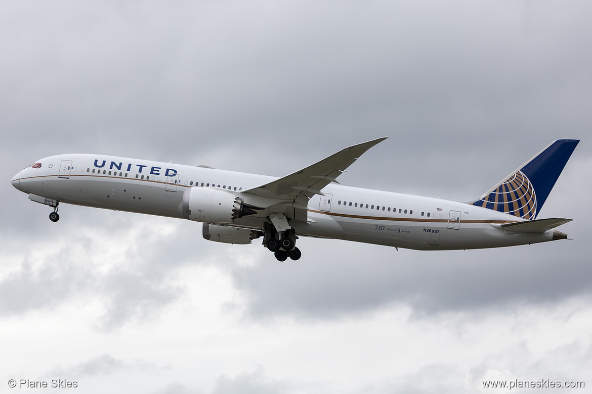 United Airlines Boeing 787-9 N26967 at London Heathrow Airport (EGLL/LHR)