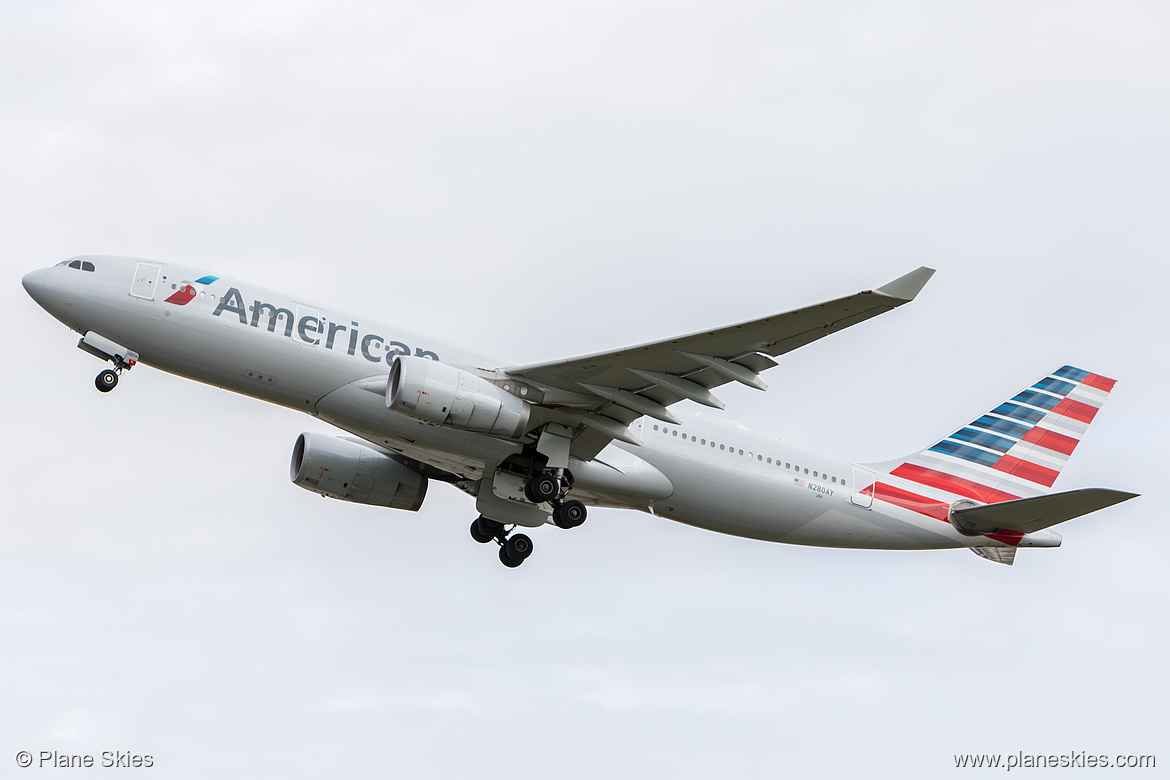 American Airlines Airbus A330-200 N280AY at London Heathrow Airport (EGLL/LHR) American Airlines Airbus A330-200 N280AY at London Heathrow Airport (EGLL/LHR)