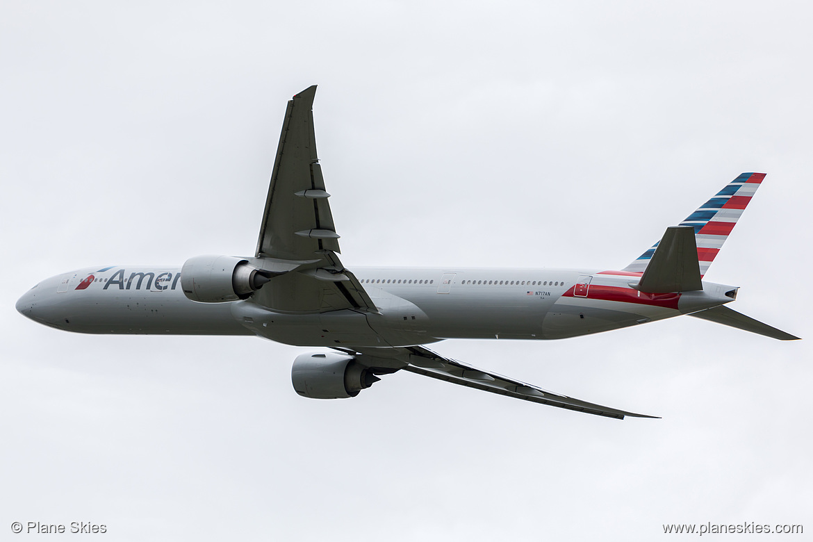 American Airlines Boeing 777-300ER N717AN at London Heathrow Airport (EGLL/LHR) American Airlines Boeing 777-300ER N717AN at London Heathrow Airport (EGLL/LHR)