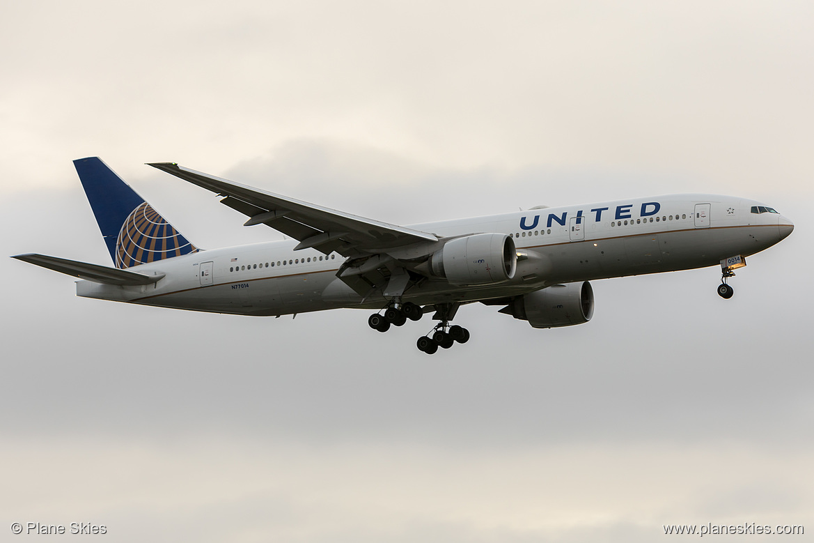 United Airlines Boeing 777-200ER N77014 at London Heathrow Airport (EGLL/LHR) United Airlines Boeing 777-200ER N77014 at London Heathrow Airport (EGLL/LHR)