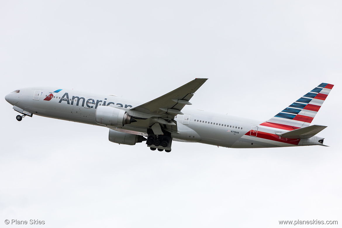 American Airlines Boeing 777-200ER N798AN at London Heathrow Airport (EGLL/LHR)