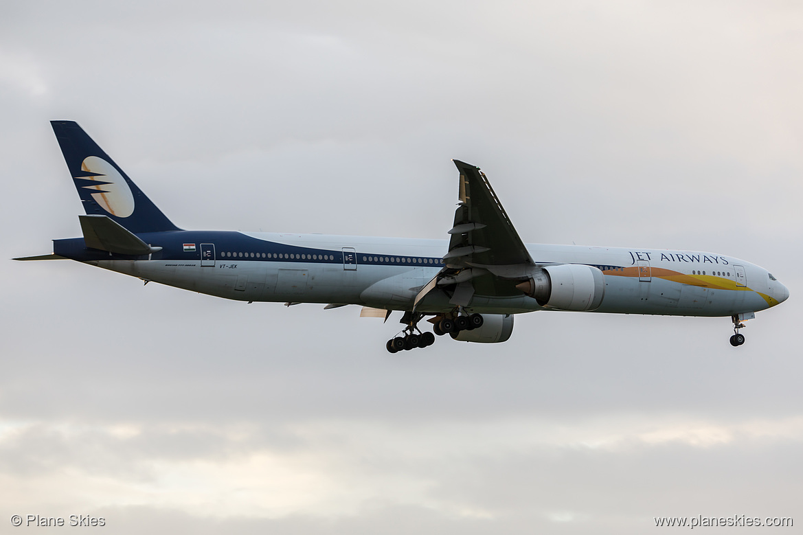 Jet Airways Boeing 777-300ER VT-JEK at London Heathrow Airport (EGLL/LHR) Jet Airways Boeing 777-300ER VT-JEK at London Heathrow Airport (EGLL/LHR)